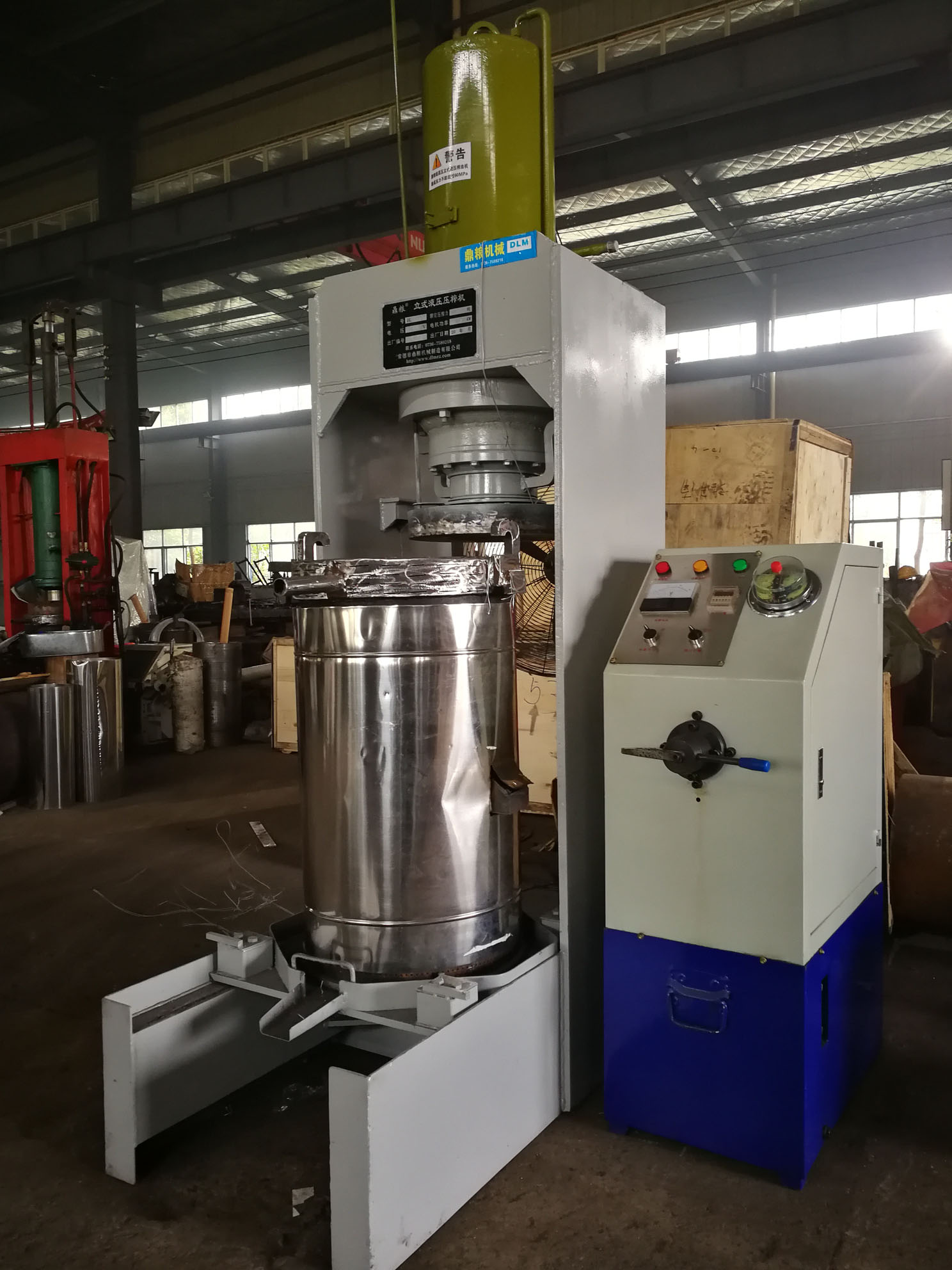 不銹鋼超高壓立式液壓壓榨機，果汁壓榨機，果渣壓榨機，藥材壓榨，油渣處理，白土壓榨